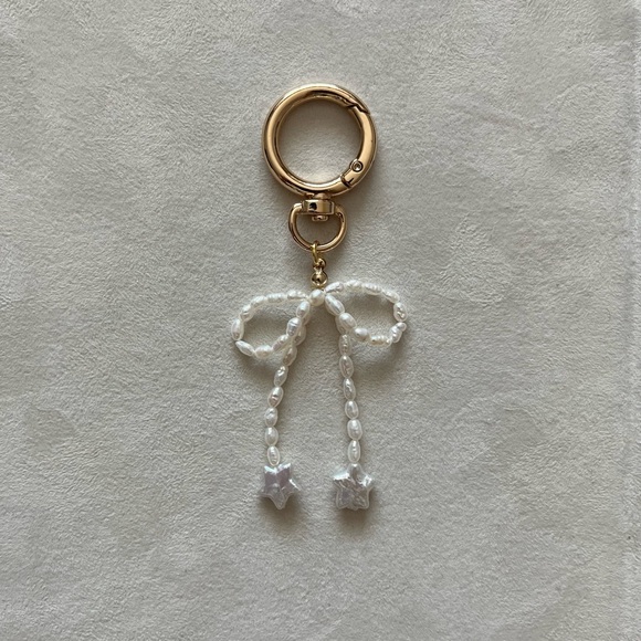 Freshwater Pearl Bow Bag Charm - Picture 1 of 5